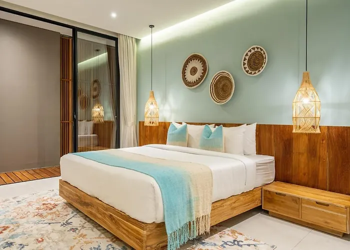 Villa The Plaza 4br With Pool In Bali S Eat Street Seminyak