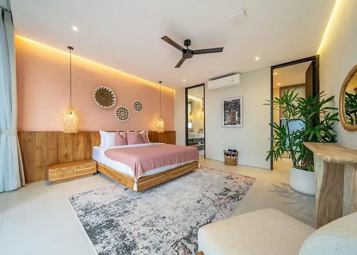 The Plaza 4br With Pool In Bali S Eat Street *