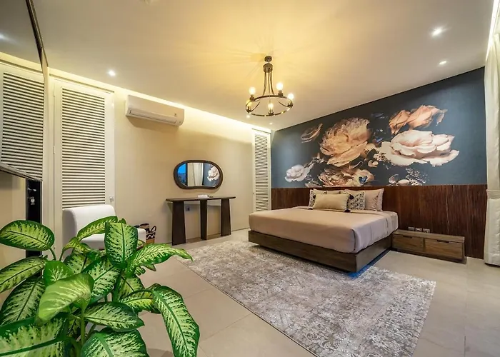 The Plaza 4br With Pool In Bali S Eat Street * Seminyak