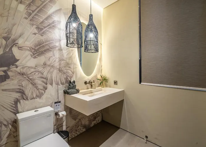 Villa The Plaza 4br With Pool In Bali S Eat Street *