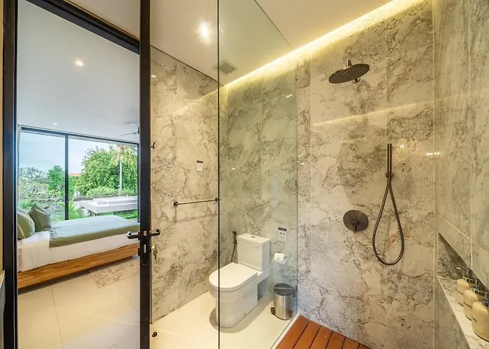 The Plaza 4br With Pool In Bali S Eat Street Villa Seminyak