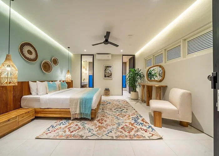 Villa The Plaza 4br With Pool In Bali S Eat Street