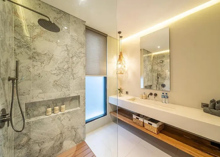 Villa The Plaza 4br With Pool In Bali S Eat Street *