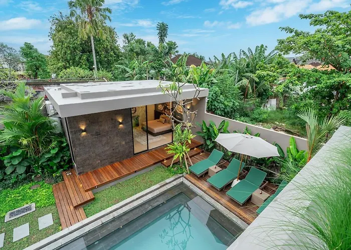 The Plaza 4br With Pool In Bali S Eat Street *
