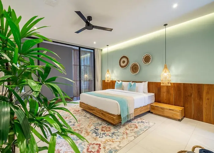 The Plaza 4br With Pool In Bali S Eat Street Seminyak